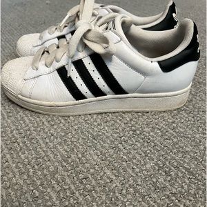 Used, Male size 6, classic white with black stripes Adidas sneaker